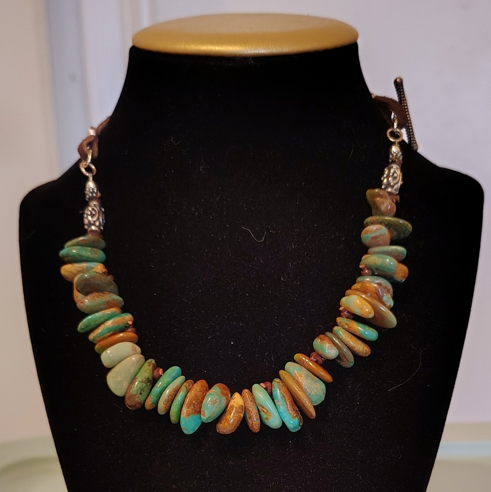 NWOT Turquoise And Silver Gemstone Necklace